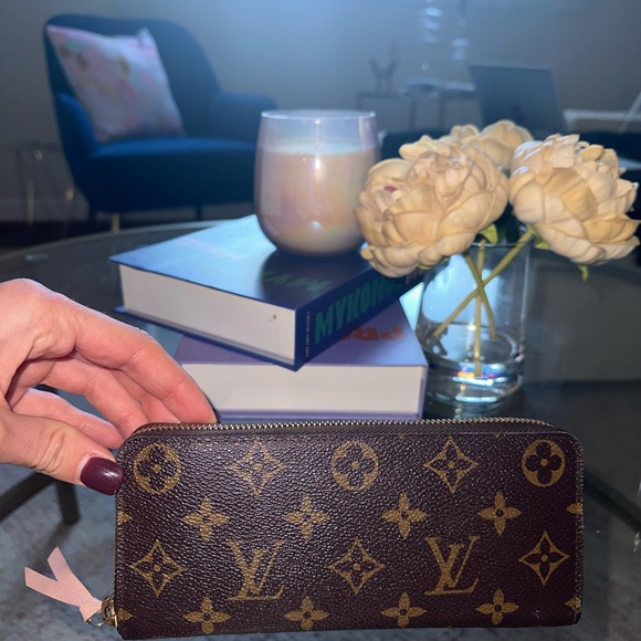 Louis Vuitton Monogram Wallet - Picture 3 of 9